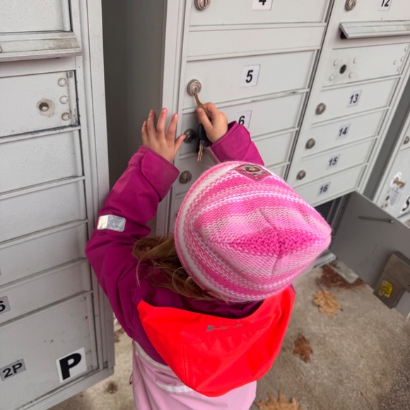 Gorgeous helly hansen jacket size 4T - Picture 5 of 5